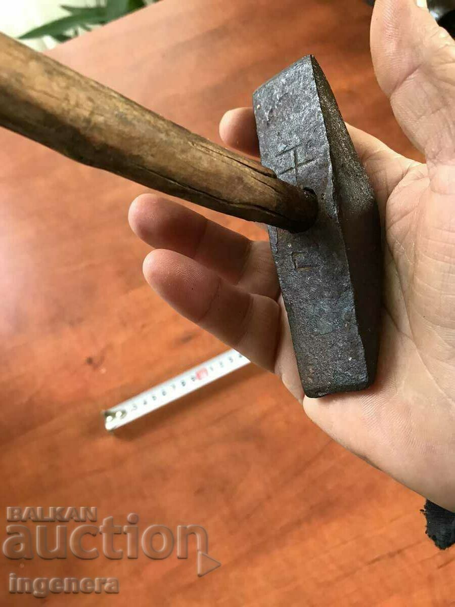 Delivery of HAMMER HAMMER OLD TOOL ORNAMENTS-400 GR. Delivery of HAMMER HAMMER OLD TOOL ORNAMENTS-400 GR.