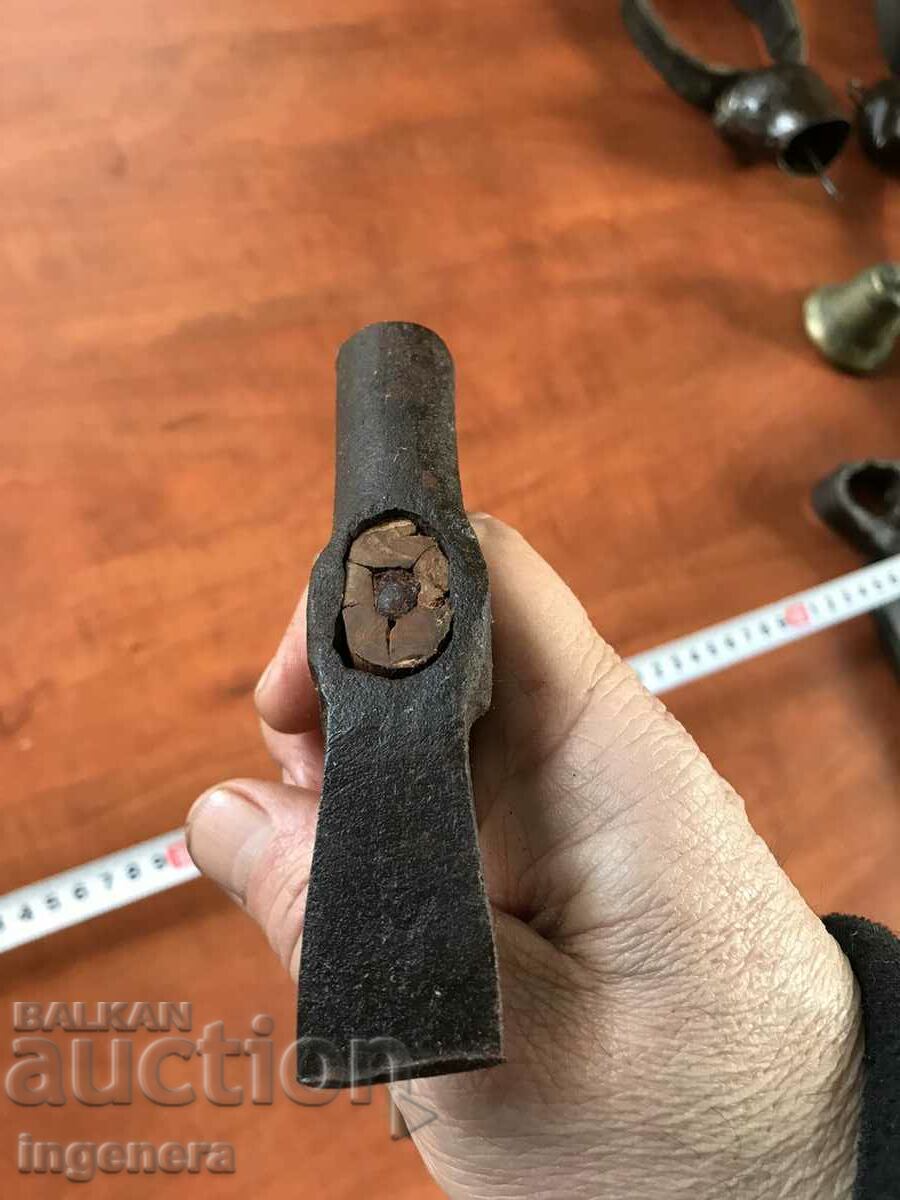 Auction HAMMER HAMMER OLD TOOL-250 GR Auction HAMMER HAMMER OLD TOOL-250 GR