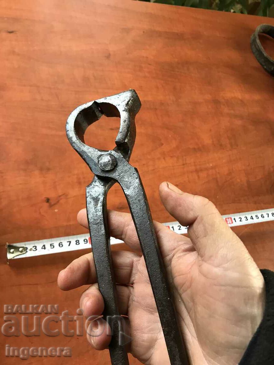 TILE FORGED PLIERS LARGE TOOL HORSE PLIERS with price 27.00 BGN | € 13.80