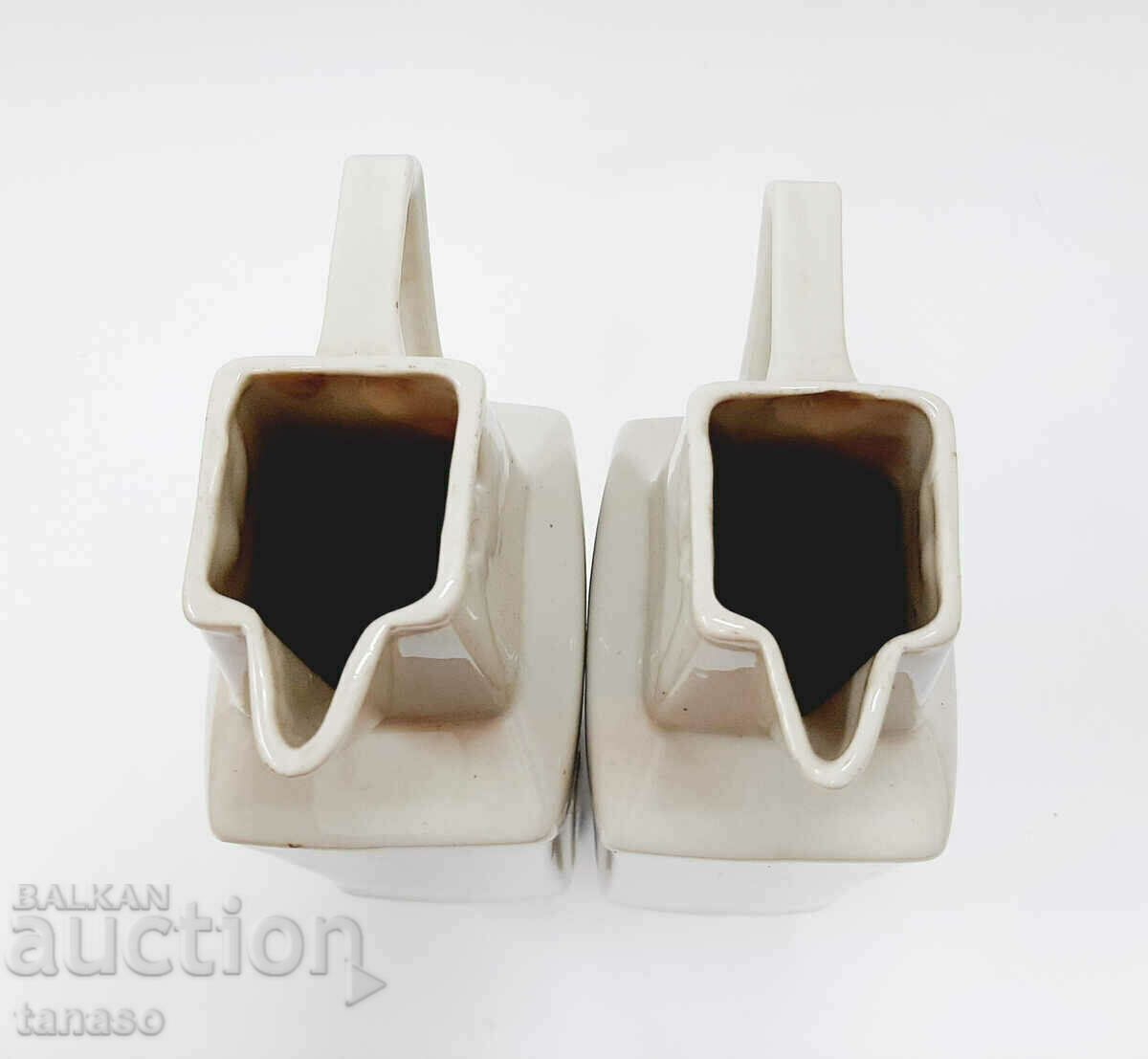 Аукцион Стари порцеланови кани за олио и оцет(13.2) Аукцион Стари порцеланови кани за олио и оцет(13.2)