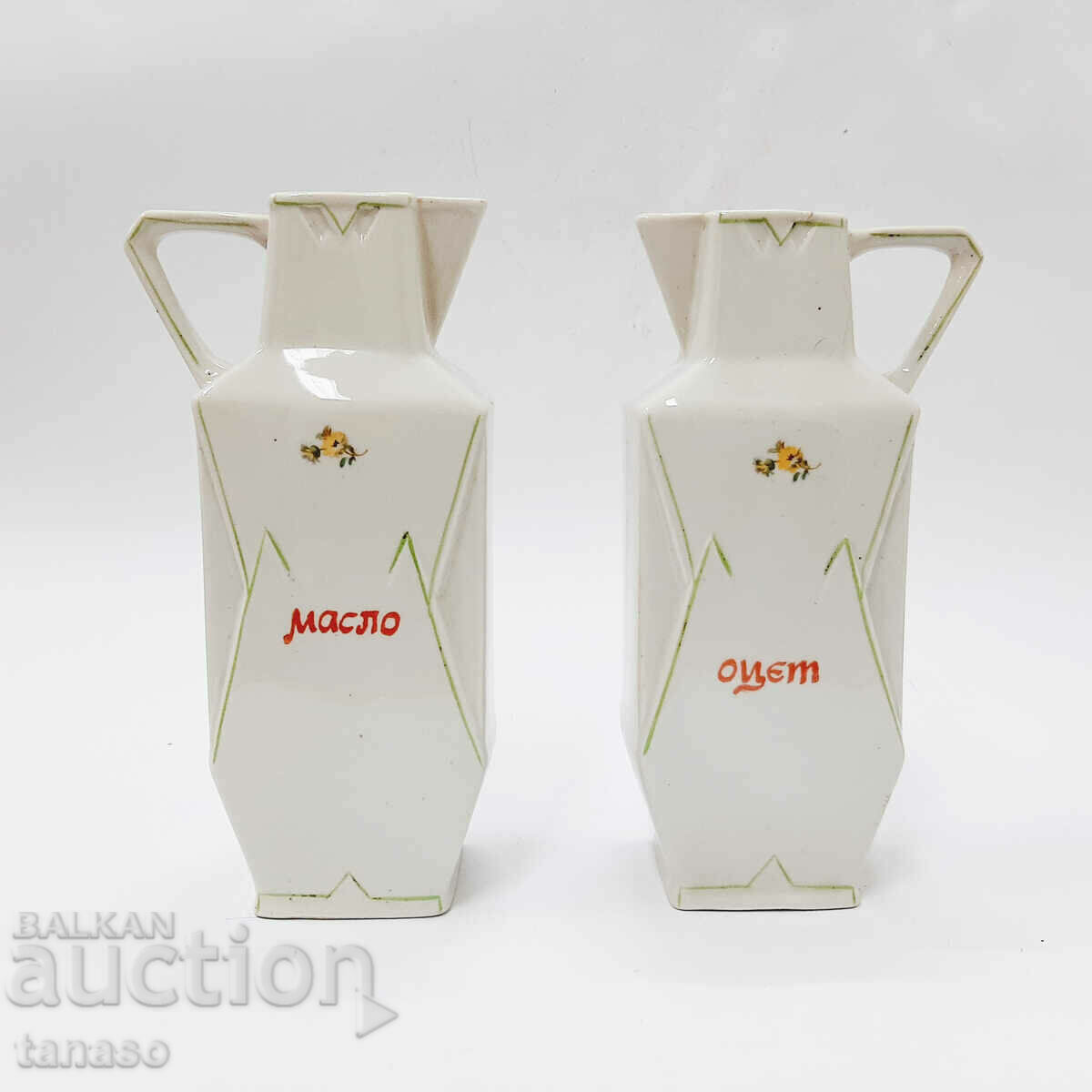 Old porcelain jugs for oil and vinegar (13.2)