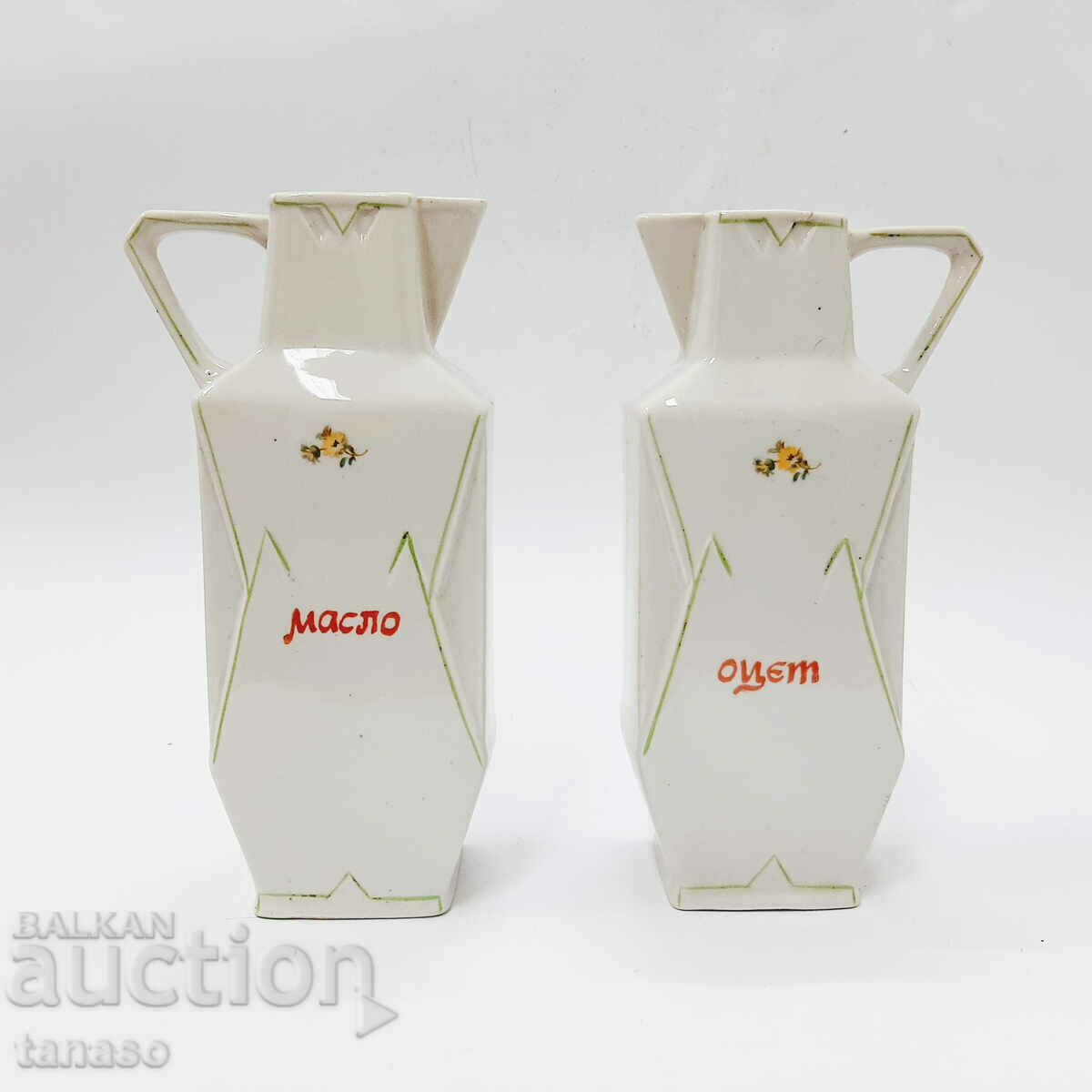 Old porcelain jugs for oil and vinegar (13.2)