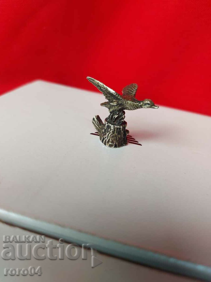 PASĂRĂ DE ARGINT cu preț 90.00 BGN | € 46.02 PASĂRĂ DE ARGINT cu preț 90.00 BGN | € 46.02