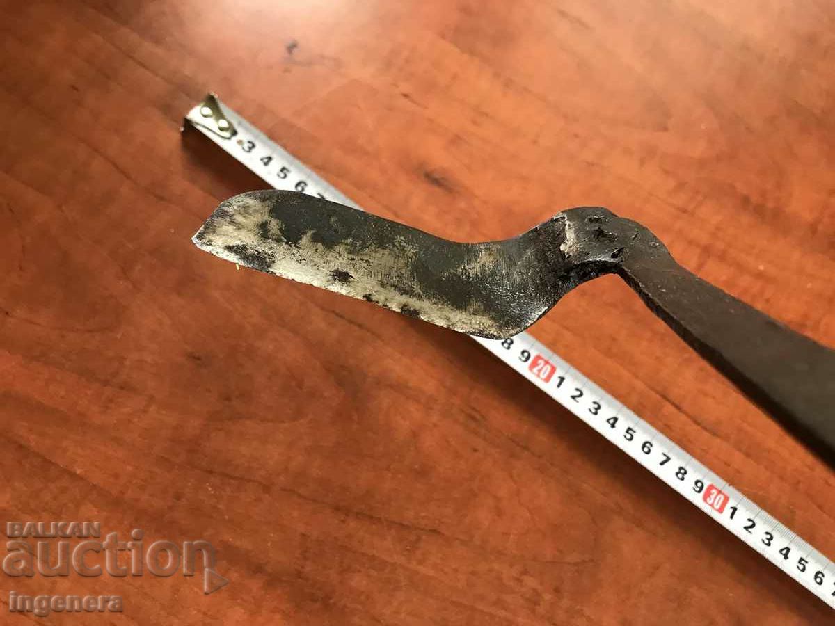 KNIFE INSTRUMENT FOR TRIMING THE HOOF OF A DONKEY - 5