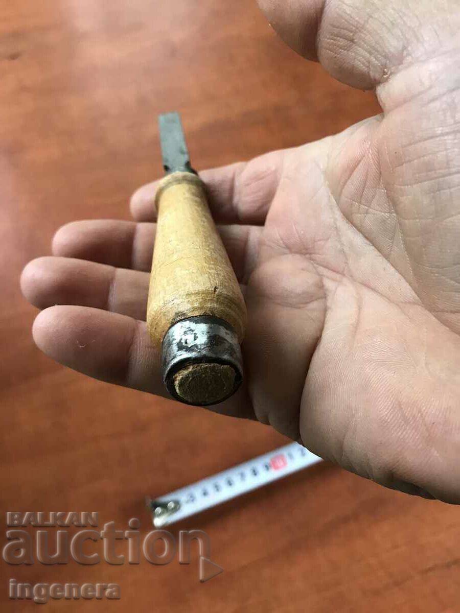 Delivery of CHISEL CHISEL OLD CARPENTRY TOOL Delivery of CHISEL CHISEL OLD CARPENTRY TOOL