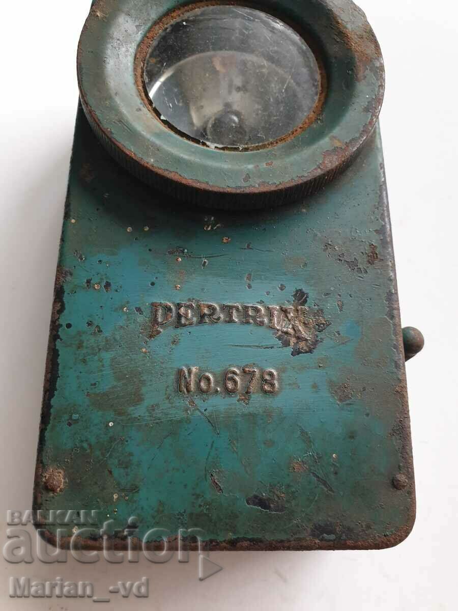 Σπάνιος γερμανικός φανός σηματοδότησης PERTRIX N 678 Β' Παγκόσμιου Πολέμου με τιμή 100.00 BGN | € 51.13 Σπάνιος γερμανικός φανός σηματοδότησης PERTRIX N 678 Β' Παγκόσμιου Πολέμου με τιμή 100.00 BGN | € 51.13