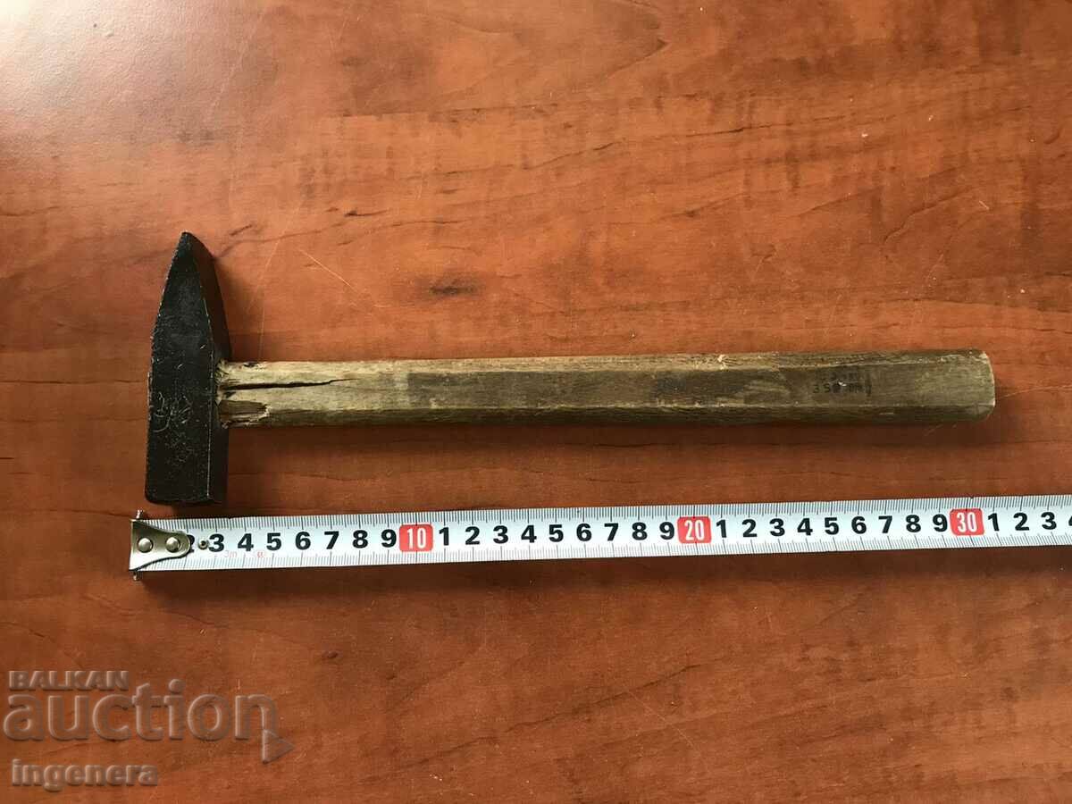 HAMMER HAMMER OLD TOOL WITH THE ORIGINAL HANDLE with price 12.00 BGN | € 6.14 HAMMER HAMMER OLD TOOL WITH THE ORIGINAL HANDLE with price 12.00 BGN | € 6.14