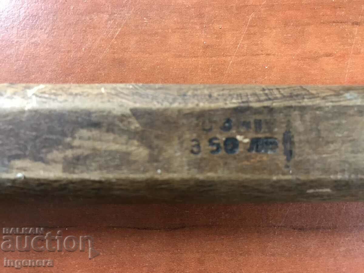 Auction HAMMER HAMMER OLD TOOL WITH THE ORIGINAL HANDLE Auction HAMMER HAMMER OLD TOOL WITH THE ORIGINAL HANDLE