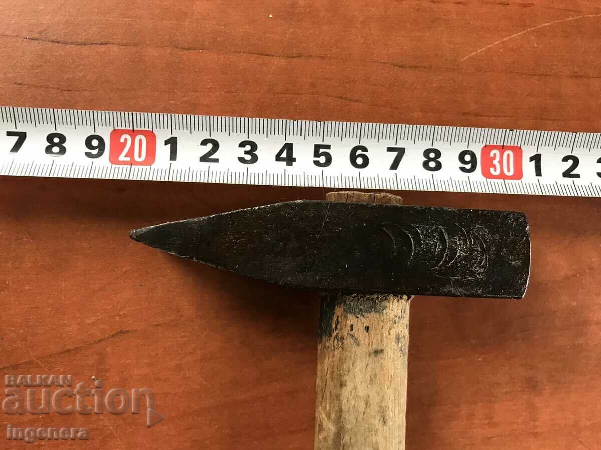 HAMMER HAMMER OLD TOOL WITH THE ORIGINAL HANDLE - 6 HAMMER HAMMER OLD TOOL WITH THE ORIGINAL HANDLE - 6