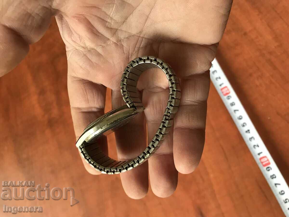 MANUAL WATCH WITH METAL EXTENDABLE CHAIN with price 4.00 BGN | € 2.05 MANUAL WATCH WITH METAL EXTENDABLE CHAIN with price 4.00 BGN | € 2.05