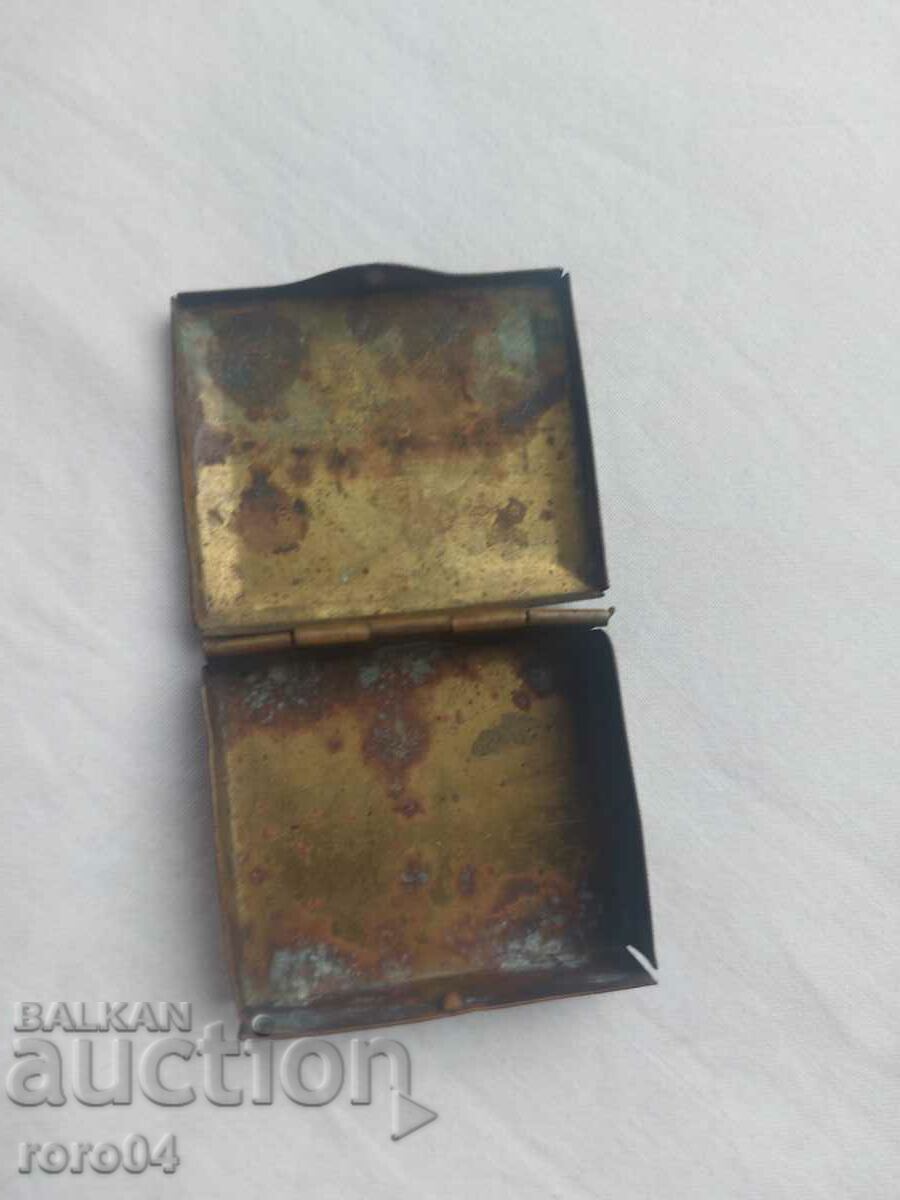 ΠΑΛΙΟ ΧΑΛΚΙΝΟ ΚΟΥΤΙ με τιμή € 8.99 | 17.58 BGN