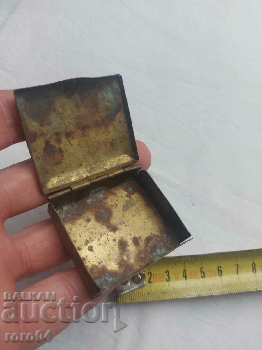 OLD BRONZE BOX - 7 OLD BRONZE BOX - 7