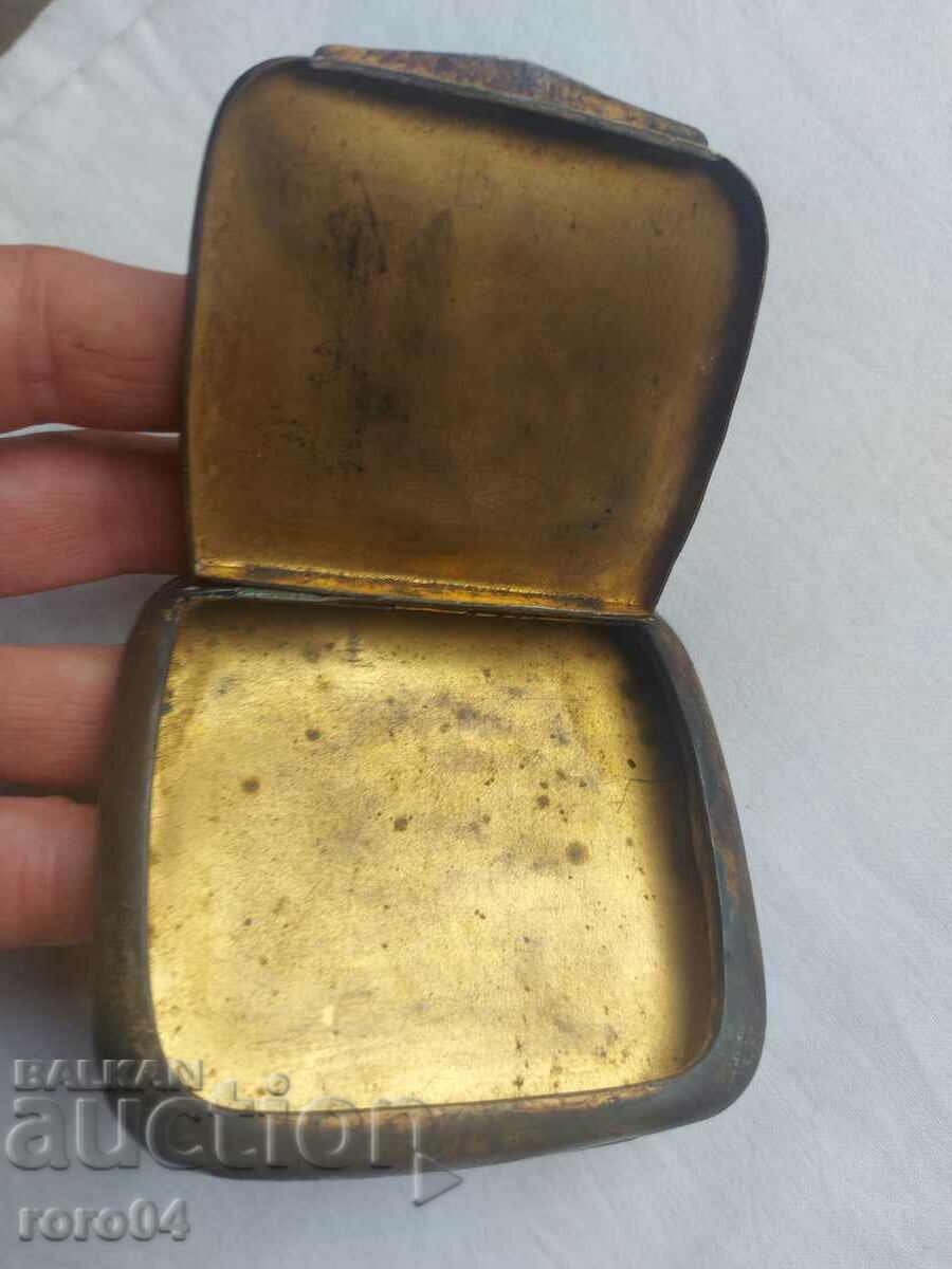 Auction OLD BRONZE BOX - SNAGAR - GOLD PLATED Auction OLD BRONZE BOX - SNAGAR - GOLD PLATED