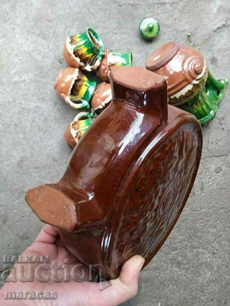 Auction  Ceramic dishes