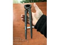 TILE FORGED PLIERS LARGE TOOL HORSE PLIERS