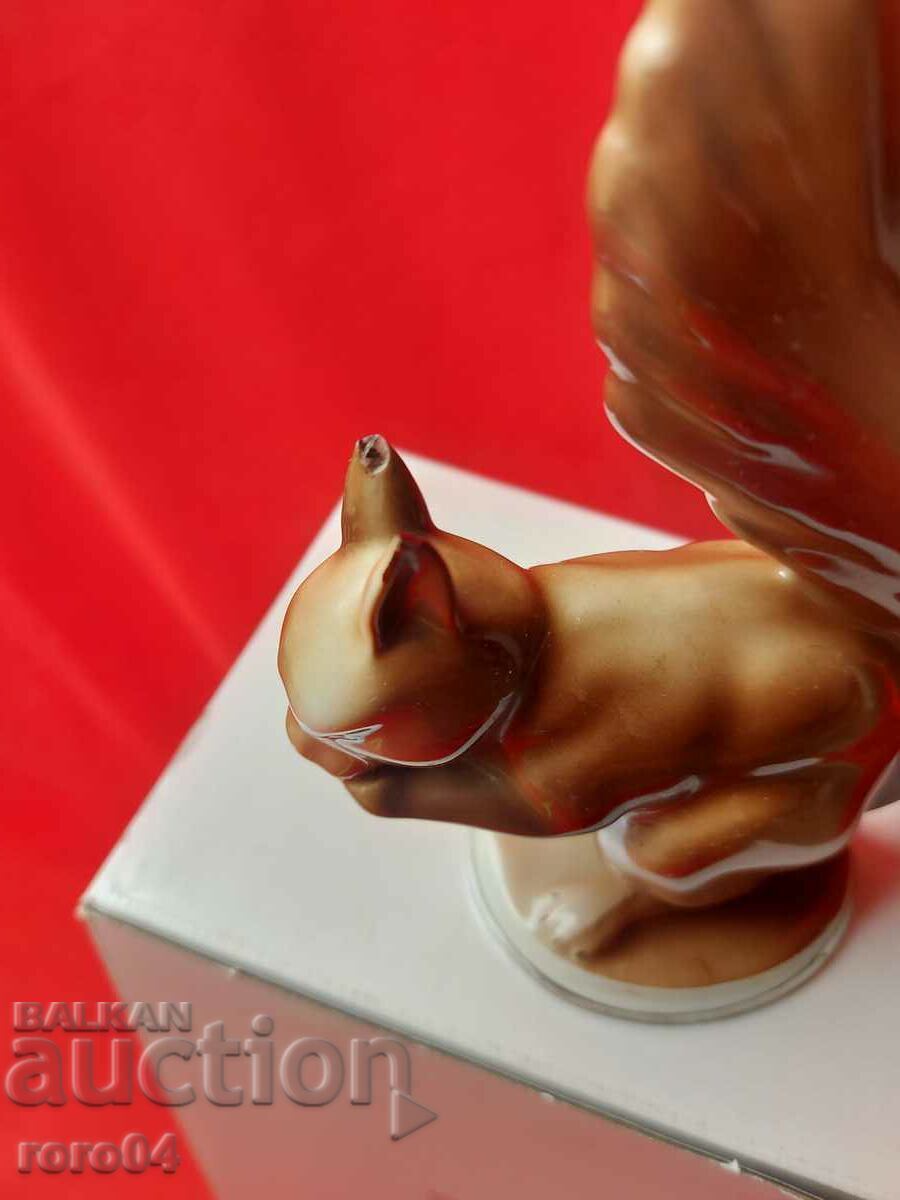 SOC. NRB PORCELAIN - 6 SOC. NRB PORCELAIN - 6