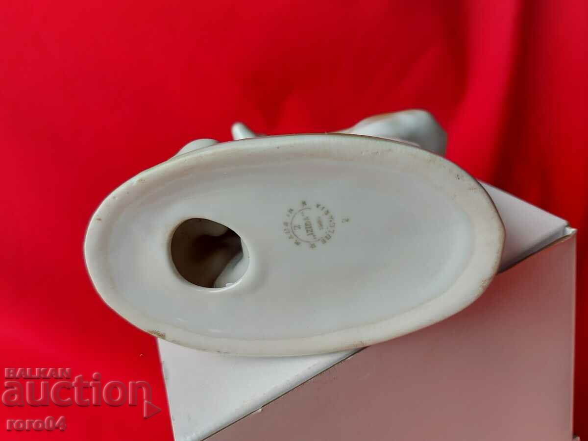 SOC. NRB PORCELAIN - 6 SOC. NRB PORCELAIN - 6