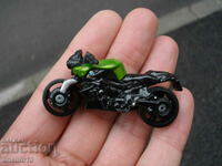 МЕТАЛНА ИГРАЧКА МОТОР BMW