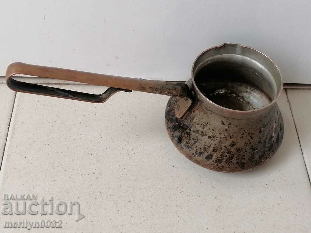 Old copper tin, coffee, baker, copper pot with price 43.00 BGN | € 21.99 Old copper tin, coffee, baker, copper pot with price 43.00 BGN | € 21.99