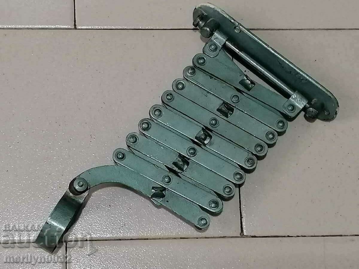 Movable electric industrial lamp mechanics without lampion, power supply with price 45.00 BGN | € 23.01