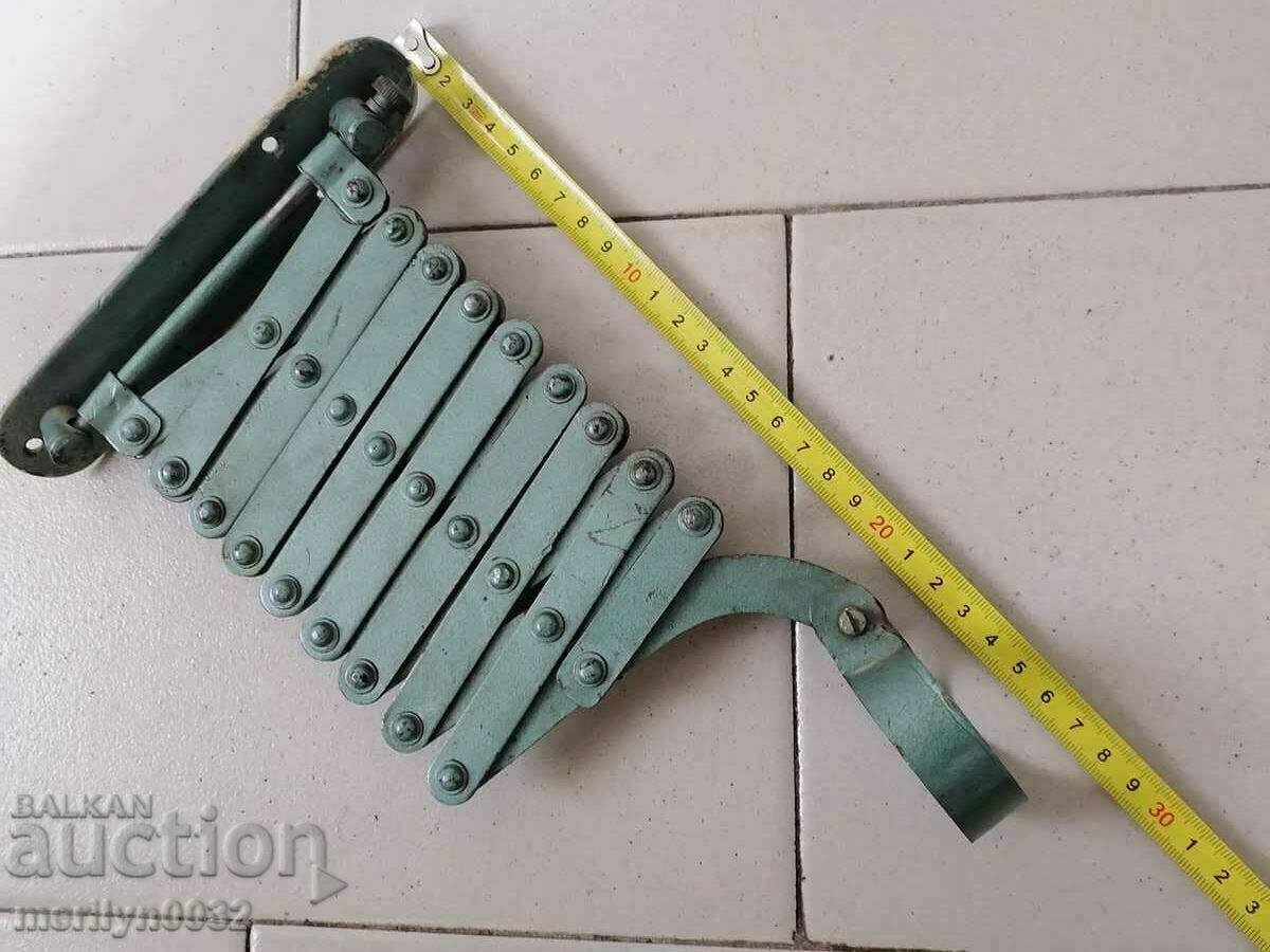 Auction  Movable electric industrial lamp mechanics without lampion, power supply