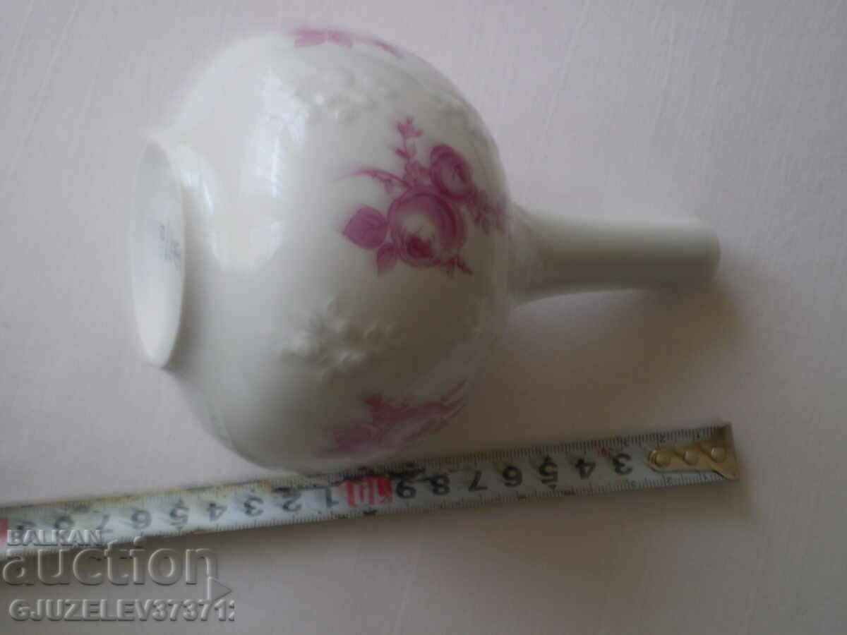 Delivery of Old Vintage Porcelain Vase Rare Find Wallendorf W1764G Delivery of Old Vintage Porcelain Vase Rare Find Wallendorf W1764G