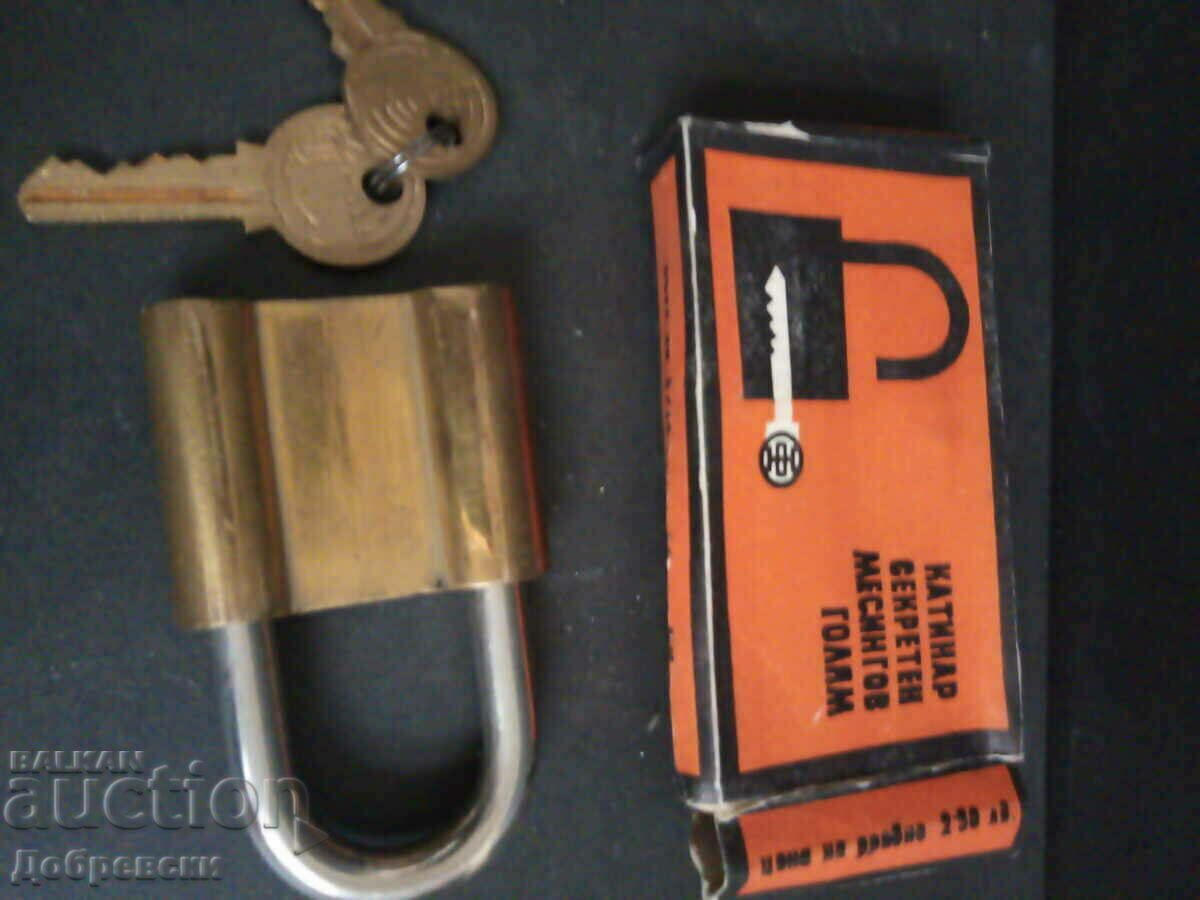 Delivery of Old secret padlock from 1976 Delivery of Old secret padlock from 1976