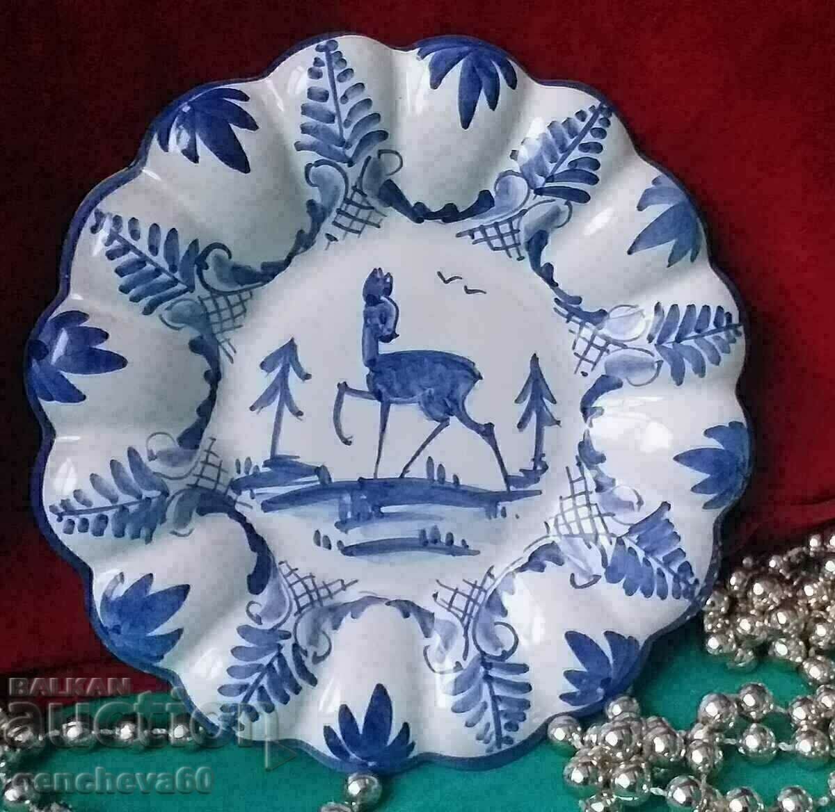 Ενδιαφέρουσα ζωγραφισμένη πλάκα για διακόσμηση/υπογραφή Ενδιαφέρουσα ζωγραφισμένη πλάκα για διακόσμηση/υπογραφή