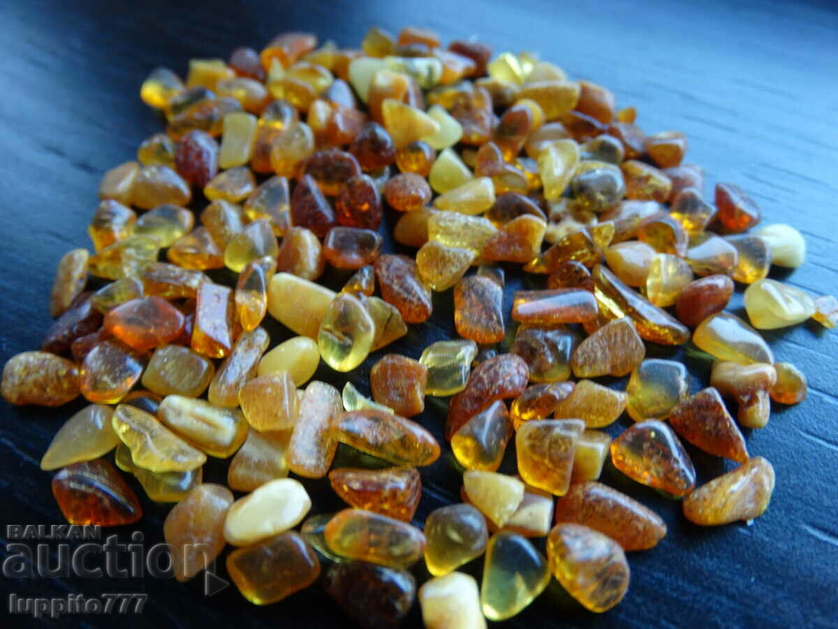 Auction 40.75 ct natural Baltic amber lot 100+ Auction 40.75 ct natural Baltic amber lot 100+