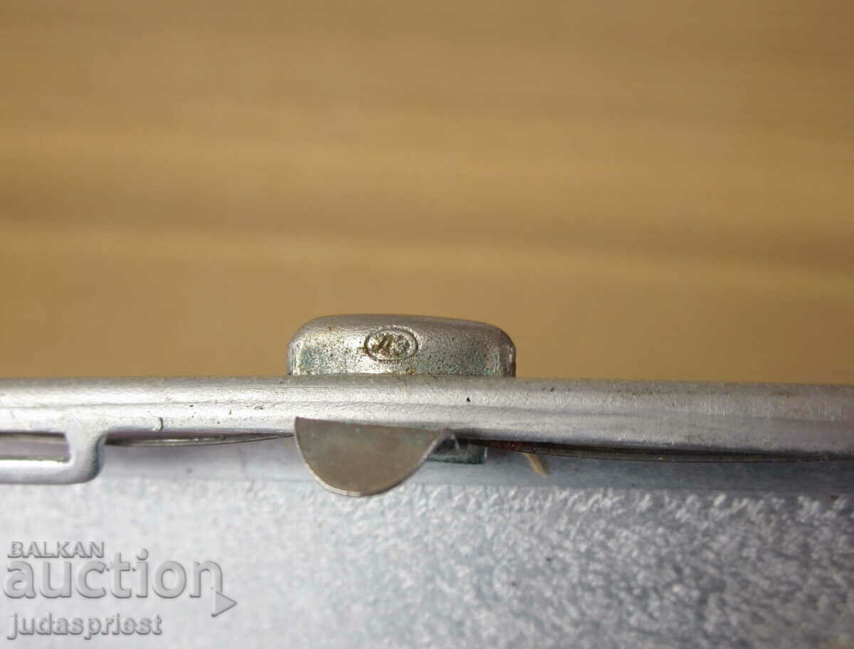 Delivery of old Russian soviet snuff box Delivery of old Russian soviet snuff box