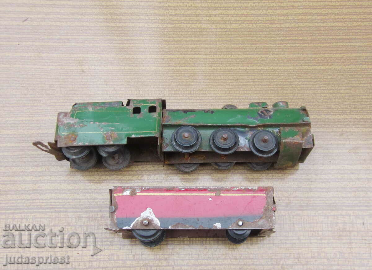 Delivery of old metal train metal locomotive with carriage from the soca Delivery of old metal train metal locomotive with carriage from the soca