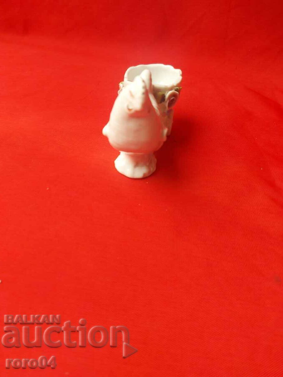 PORCELAIN ROOSTER - MARKED with price € 22.99 | 44.96 BGN PORCELAIN ROOSTER - MARKED with price € 22.99 | 44.96 BGN