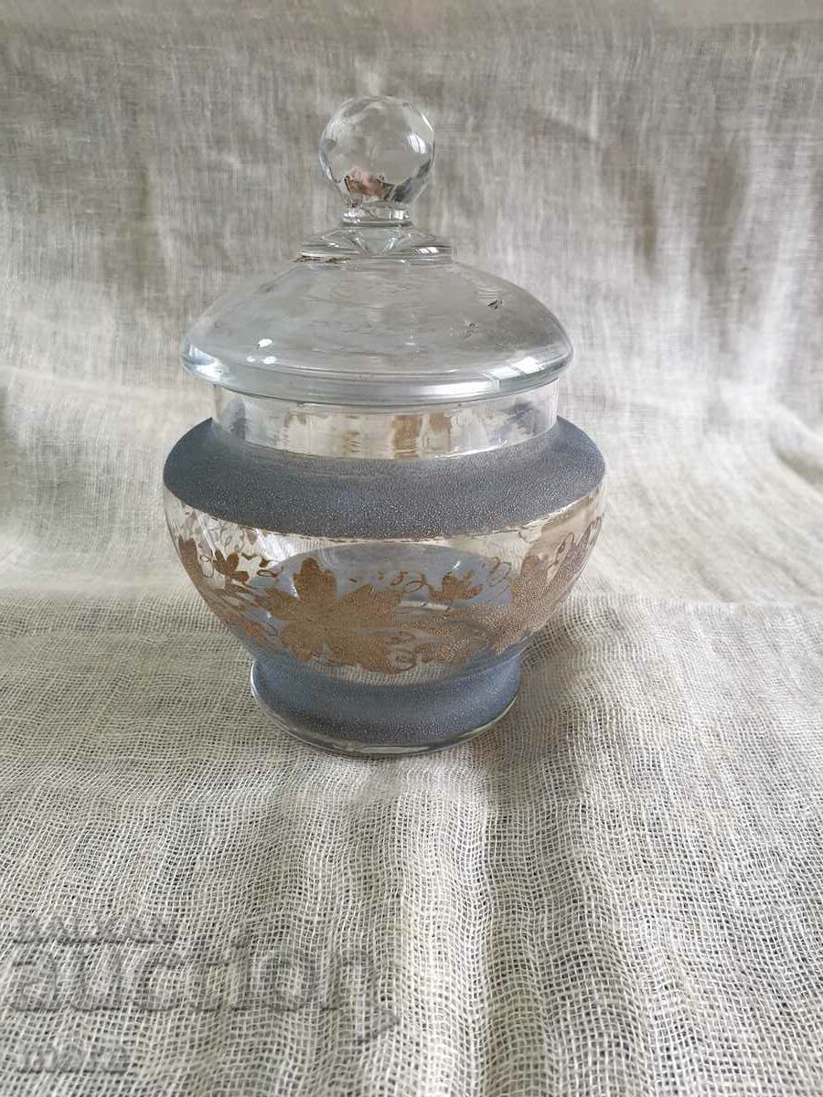 Старинна стъклена бомбониера