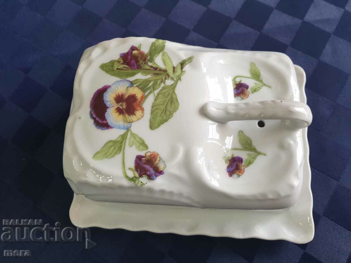 Porcelain butter dish with price 85.00 BGN | € 43.46 Porcelain butter dish with price 85.00 BGN | € 43.46