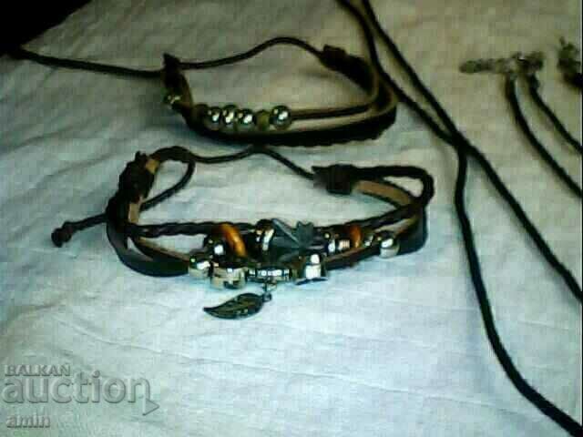 Delivery of lot ot leather necklaces and bracelets