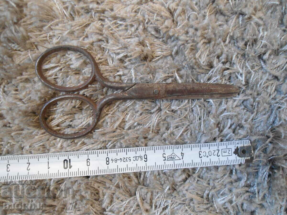 Auction Old small scissors, marking Auction Old small scissors, marking