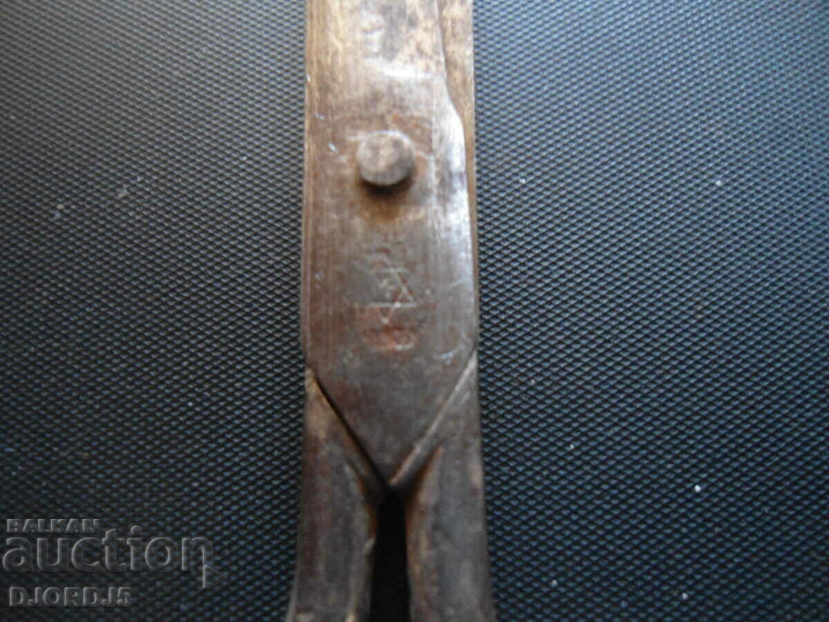 Delivery of Old small scissors, marking Delivery of Old small scissors, marking