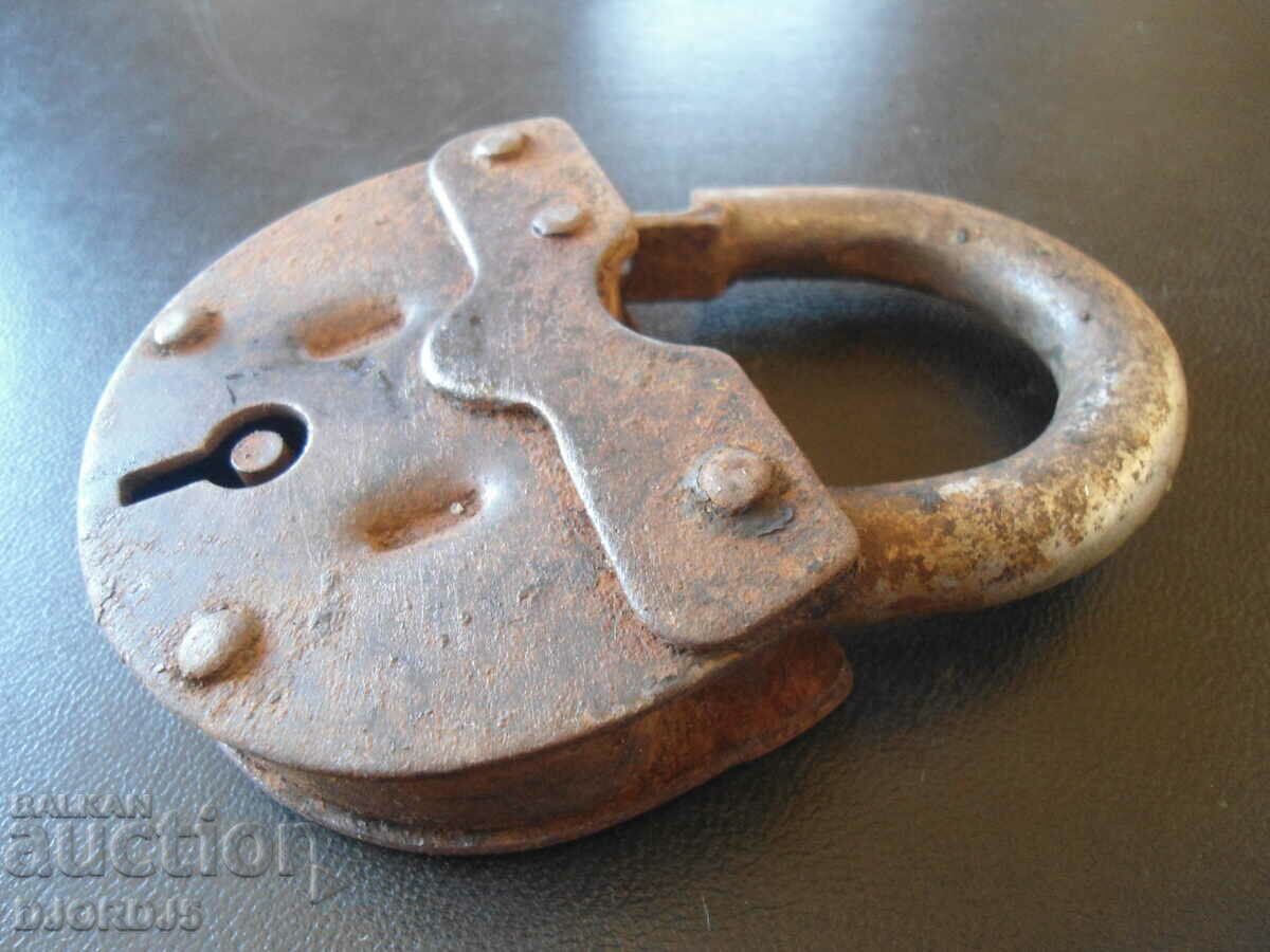 Auction  Old padlock, marking