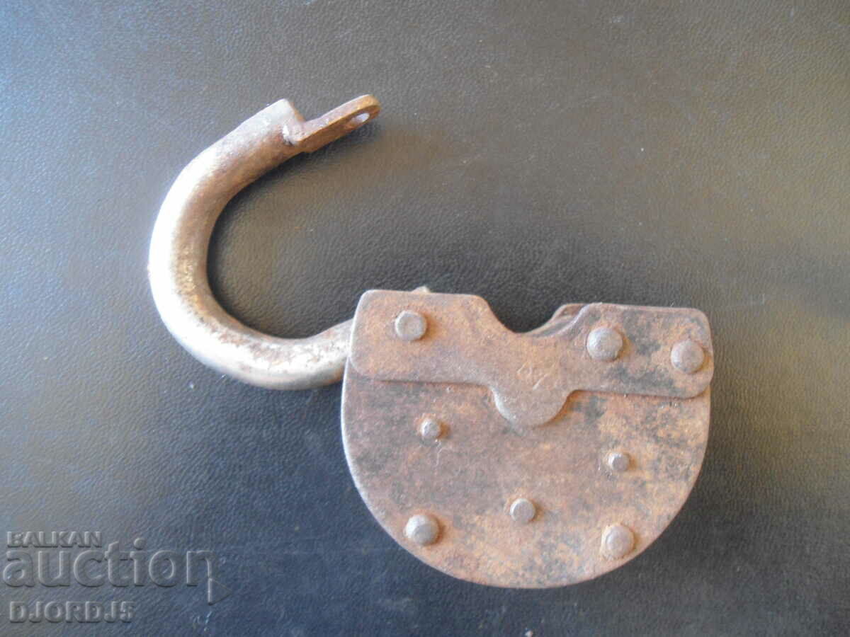 Delivery of Old padlock, marking