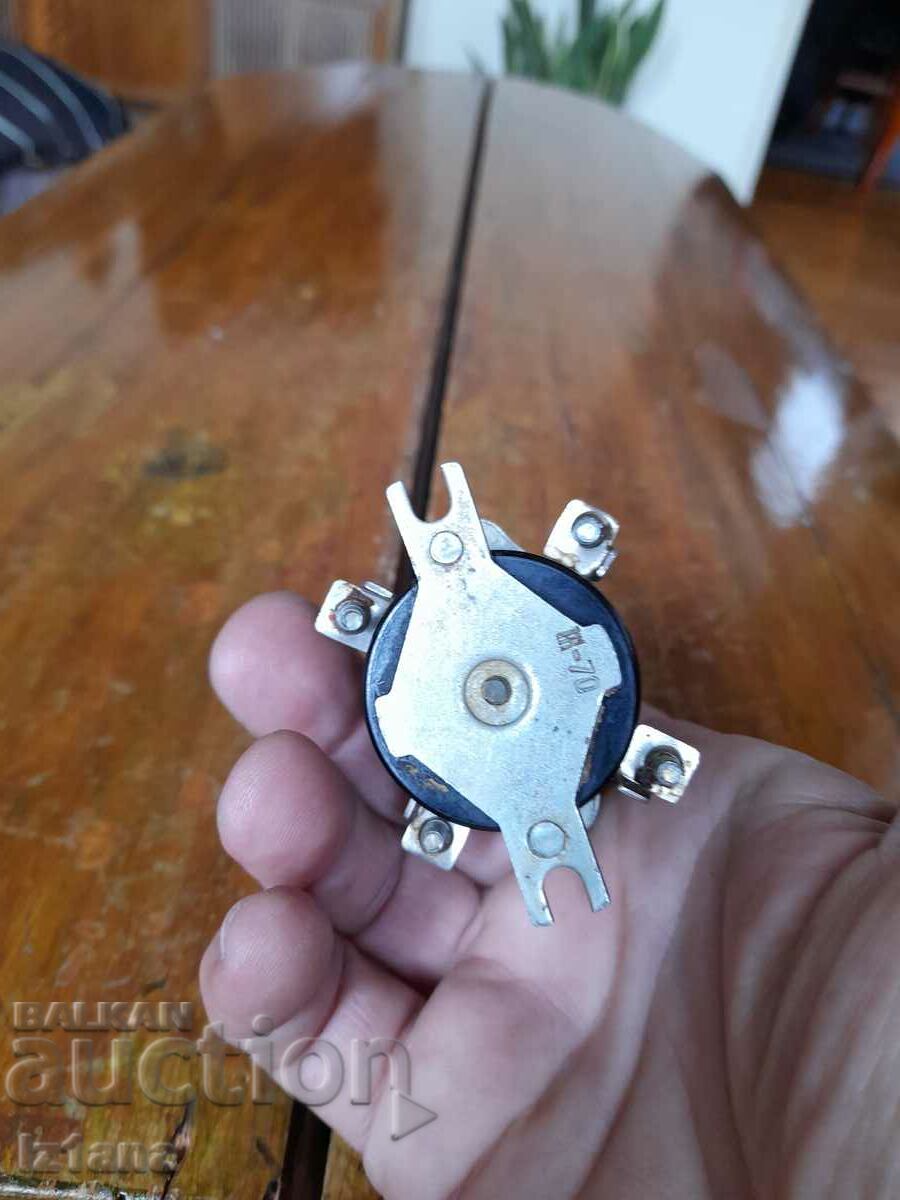 Auction Old PVM switch Auction Old PVM switch