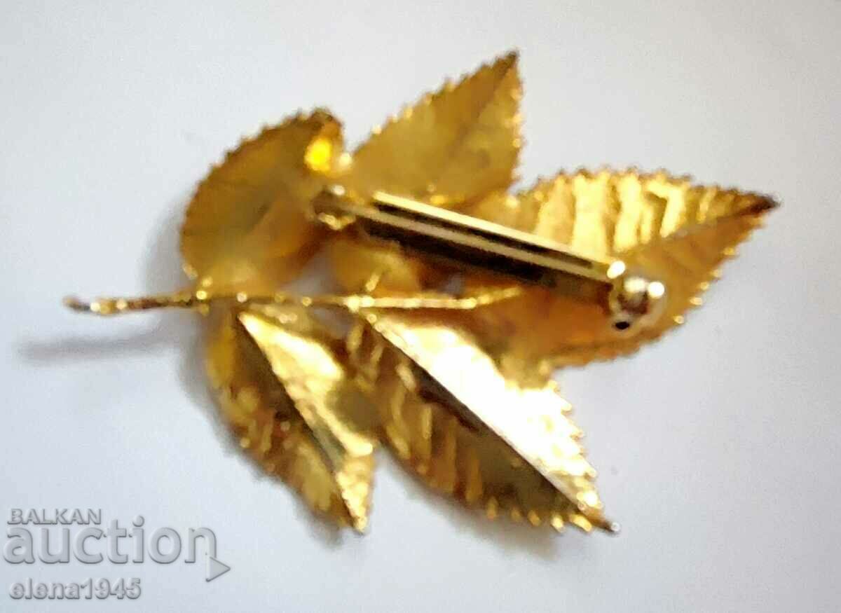 Δημοπρασία Επιχρυσωμένη καρφίτσα