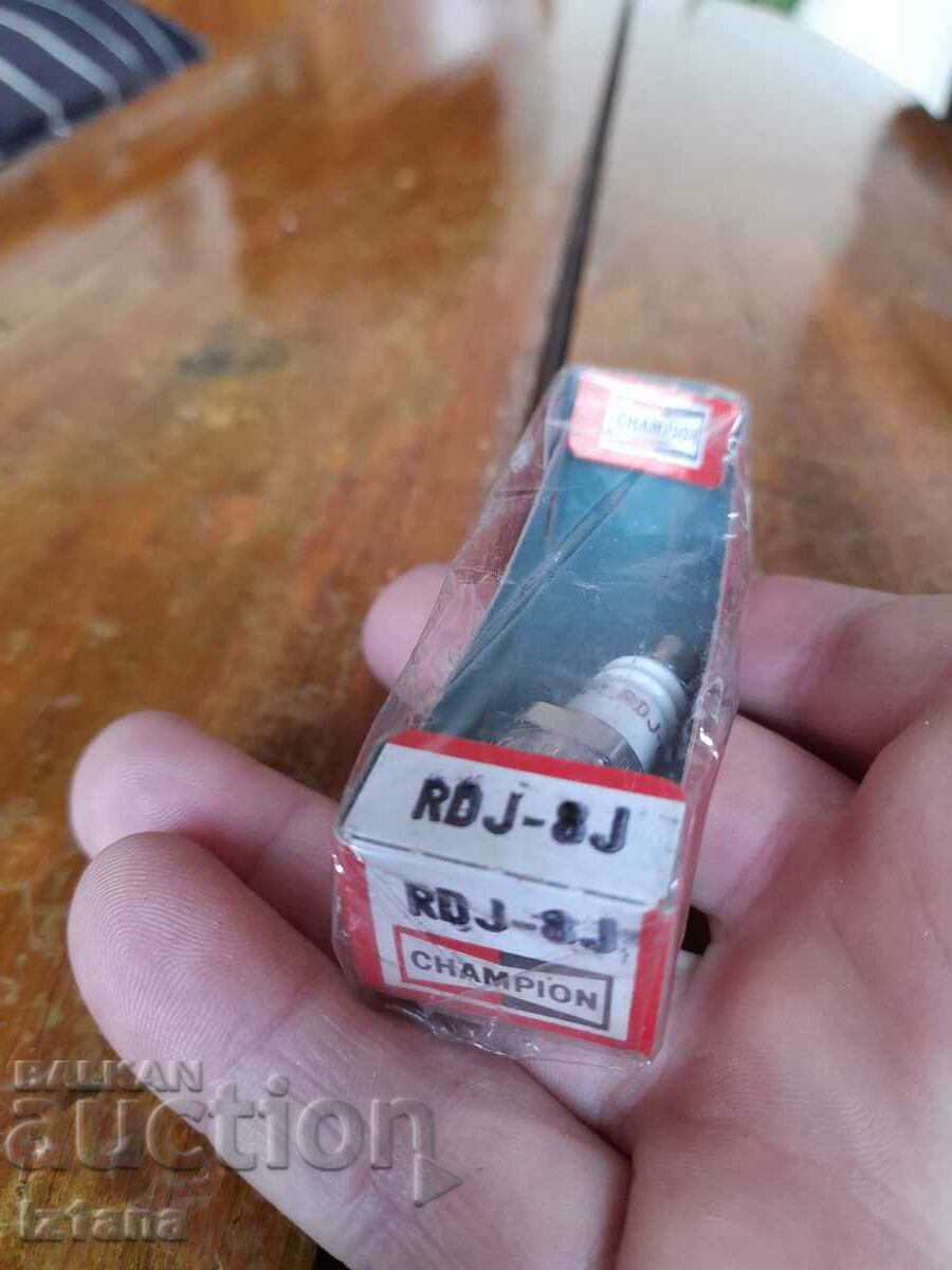 Auction Champion RDJ8J spark plug Auction Champion RDJ8J spark plug