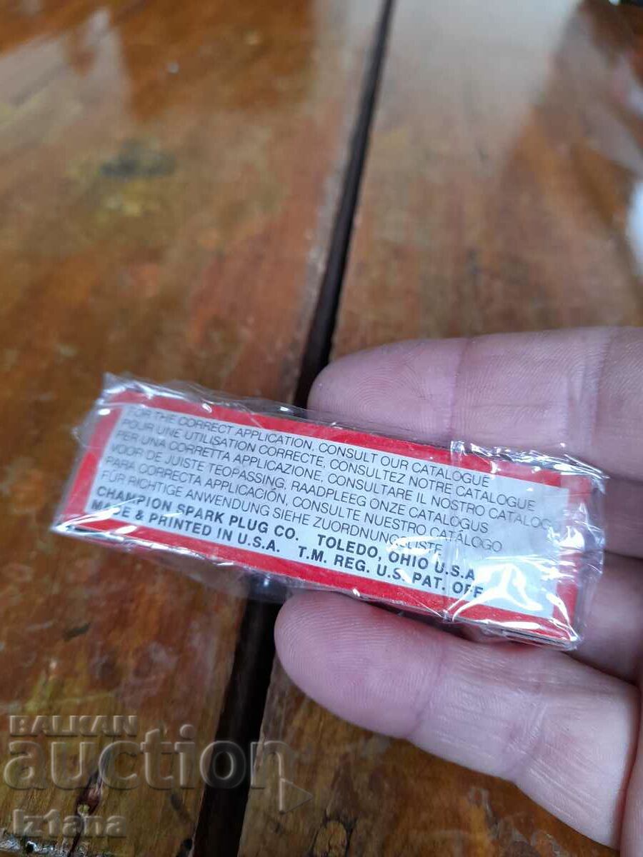 Delivery of Champion RDJ8J spark plug Delivery of Champion RDJ8J spark plug