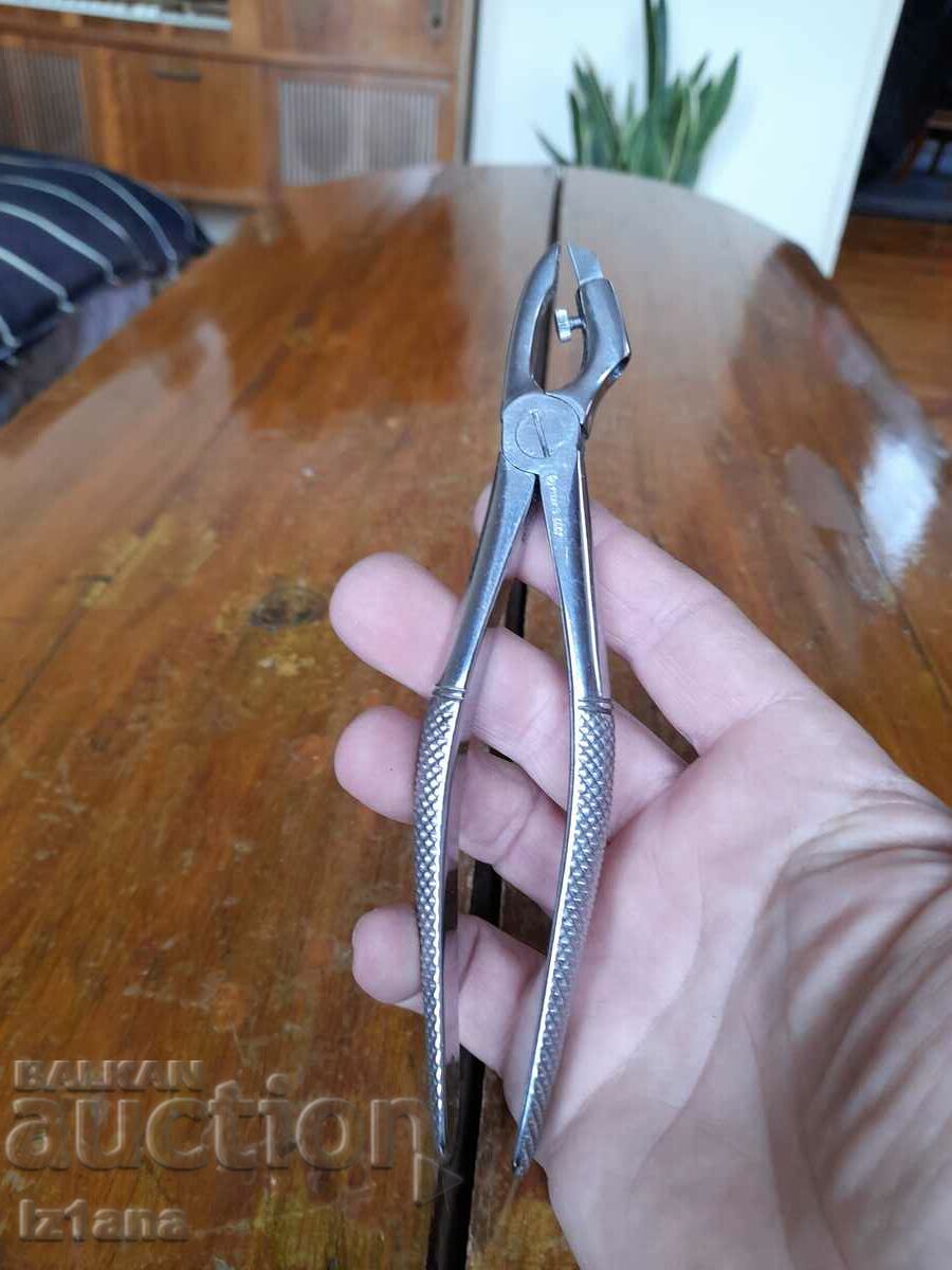 Old dental pliers with price 40.00 BGN | € 20.45 Old dental pliers with price 40.00 BGN | € 20.45