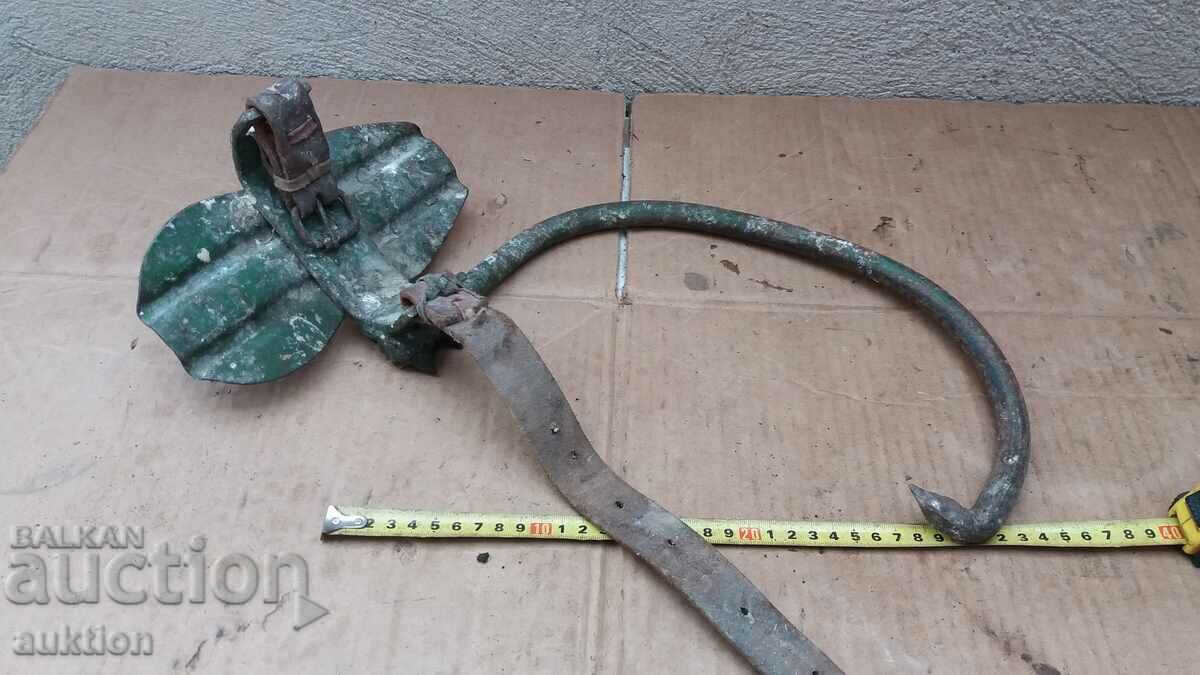 Old skate for climbing a pole with price 16.99 BGN | € 8.69 Old skate for climbing a pole with price 16.99 BGN | € 8.69