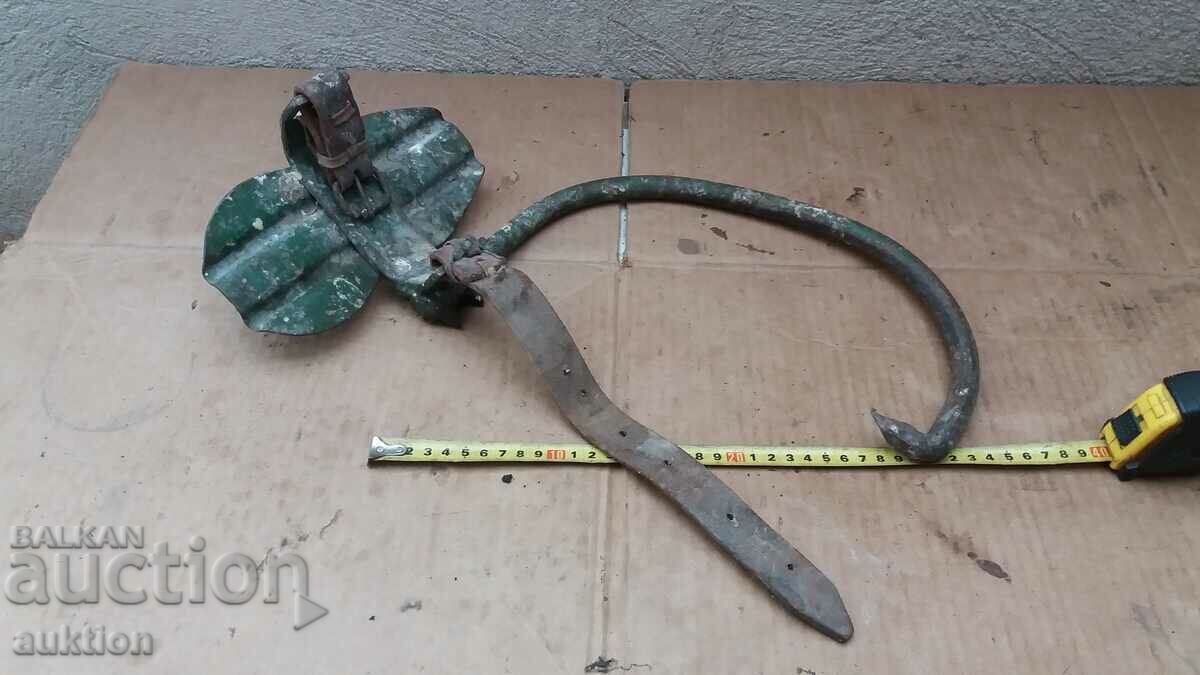 Auction Old skate for climbing a pole Auction Old skate for climbing a pole