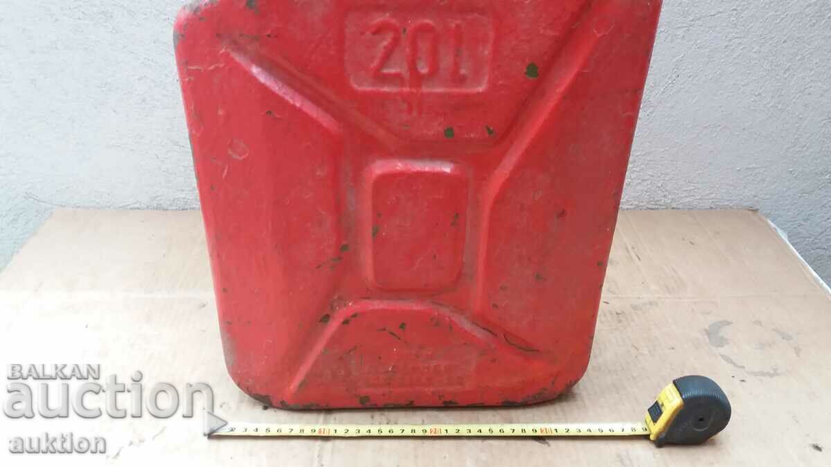 MASSIVE METAL MILITARY FUEL CAN - 20 LITERS - 5 MASSIVE METAL MILITARY FUEL CAN - 20 LITERS - 5