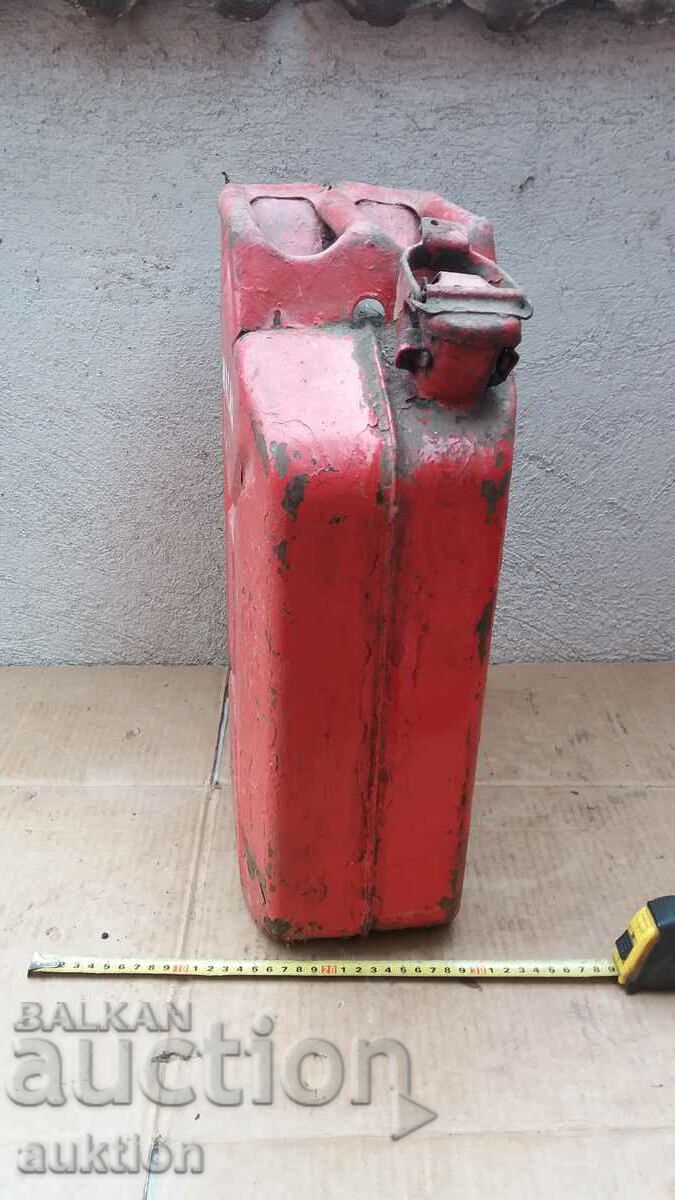 MASSIVE METAL MILITARY FUEL CAN - 20 LITERS - 6 MASSIVE METAL MILITARY FUEL CAN - 20 LITERS - 6