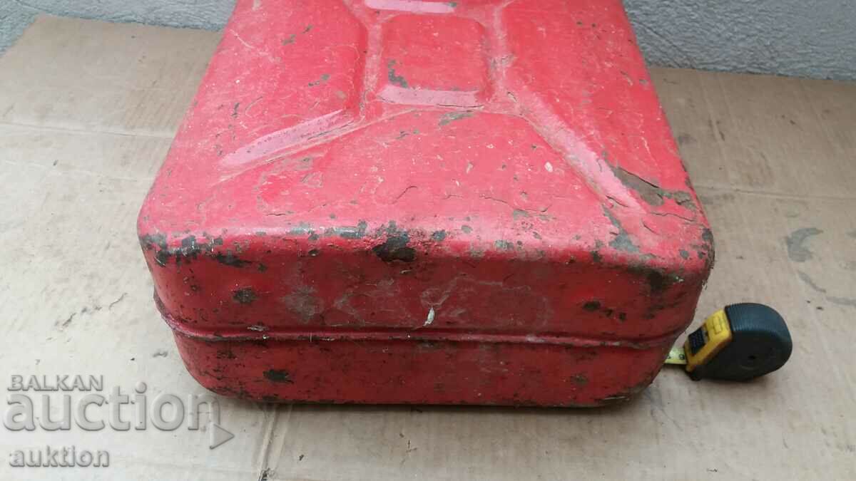 MASSIVE METAL MILITARY FUEL CAN - 20 LITERS - 7 MASSIVE METAL MILITARY FUEL CAN - 20 LITERS - 7