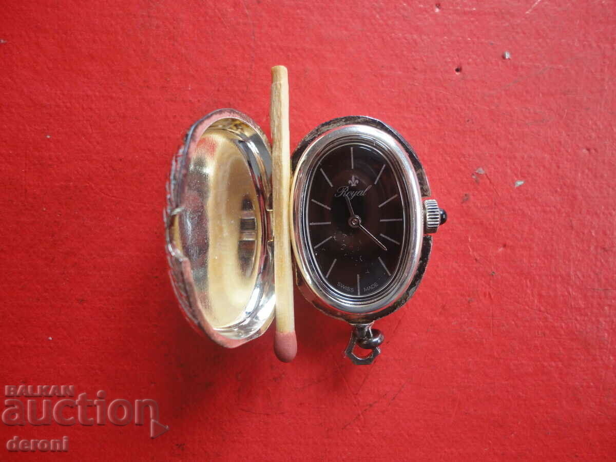 Swiss women's watch Royal medallion pendant with price 65.00 BGN | € 33.23 Swiss women's watch Royal medallion pendant with price 65.00 BGN | € 33.23